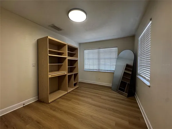 $2,600 | 3008 Hillview Street, Sarasota, FL 34239