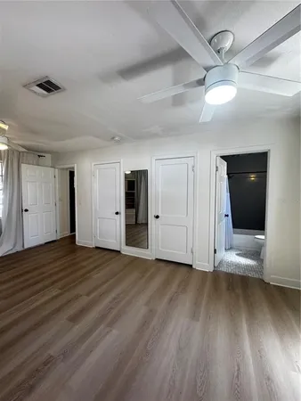 $2,600 | 3008 Hillview Street, Sarasota, FL 34239