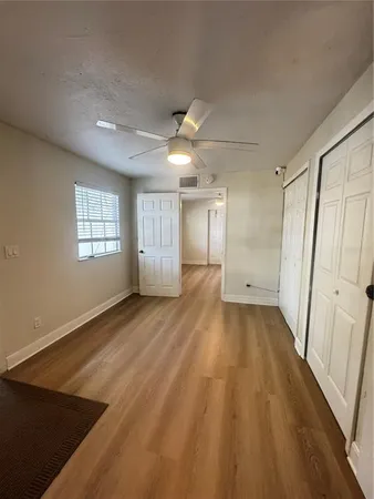 $2,600 | 3008 Hillview Street, Sarasota, FL 34239