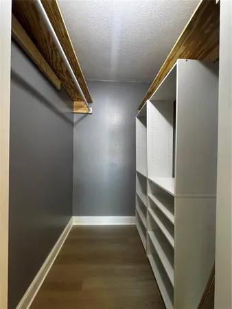 $2,600 | 3008 Hillview Street, Sarasota, FL 34239