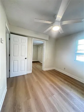 $2,600 | 3008 Hillview Street, Sarasota, FL 34239