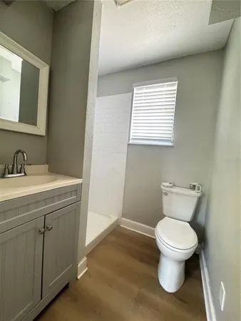 $2,600 | 3008 Hillview Street, Sarasota, FL 34239