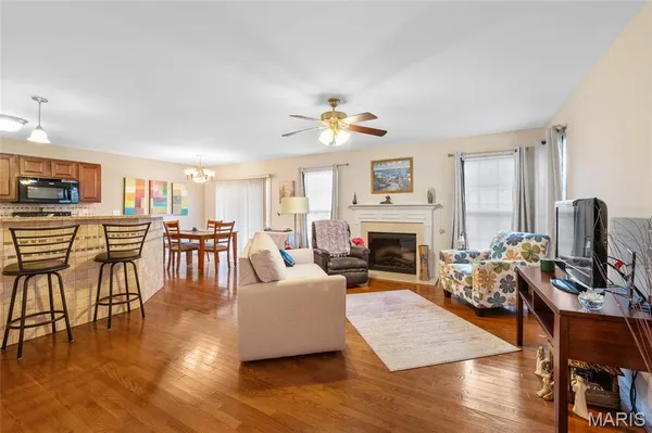 $230,000 | 6813 Hampshire Court, Maryville, IL 62062