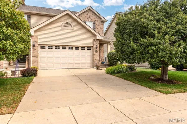 $230,000 | 6813 Hampshire Court, Maryville, IL 62062