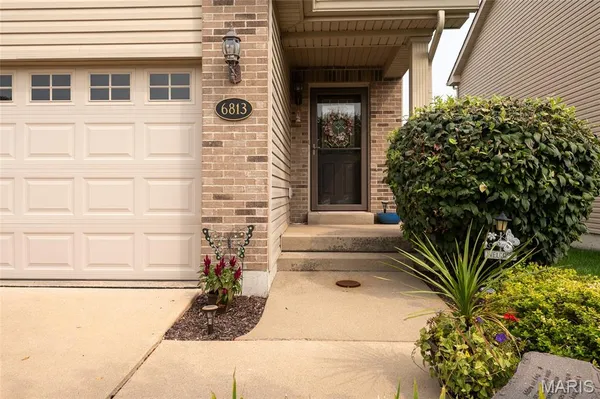 $230,000 | 6813 Hampshire Court, Maryville, IL 62062