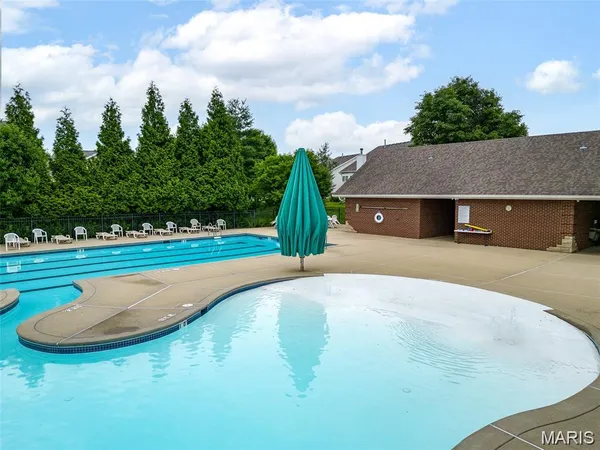$230,000 | 6813 Hampshire Court, Maryville, IL 62062