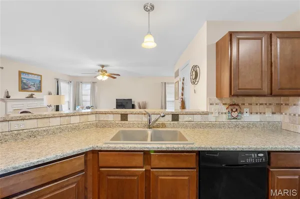 $230,000 | 6813 Hampshire Court, Maryville, IL 62062