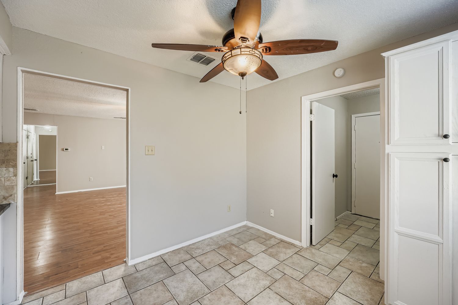 1415 Lance Way Austin, TX 78758 - Photo 14 of 29 a view of a hallway