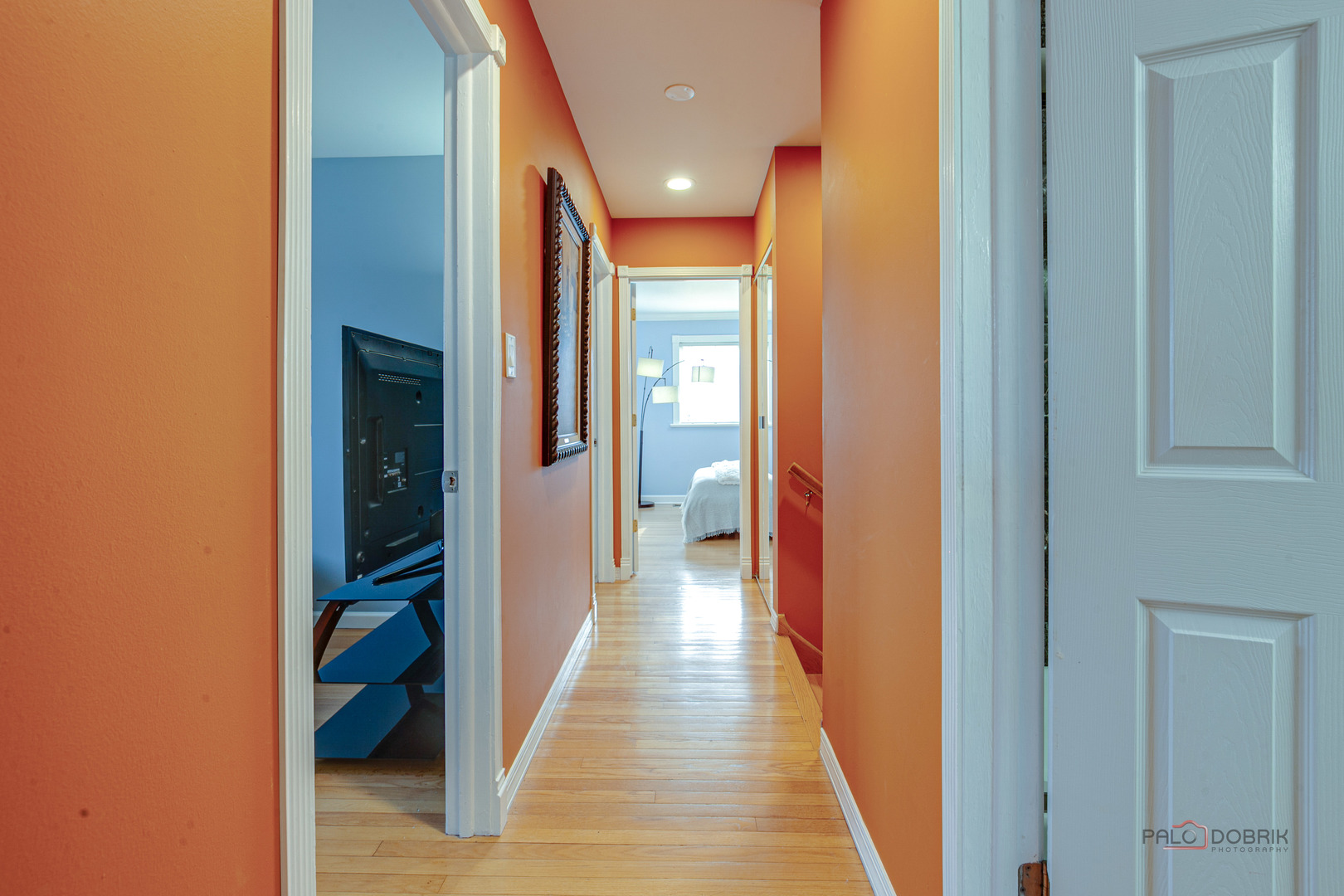 2016 Seneca Lane Mount Prospect, IL 60056 - Photo 21 of 33 a view of a hallway with wooden floor