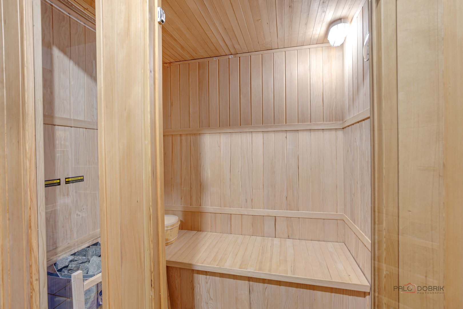 2016 Seneca Lane Mount Prospect, IL 60056 - Photo 27 of 33 a bathroom with a bathtub