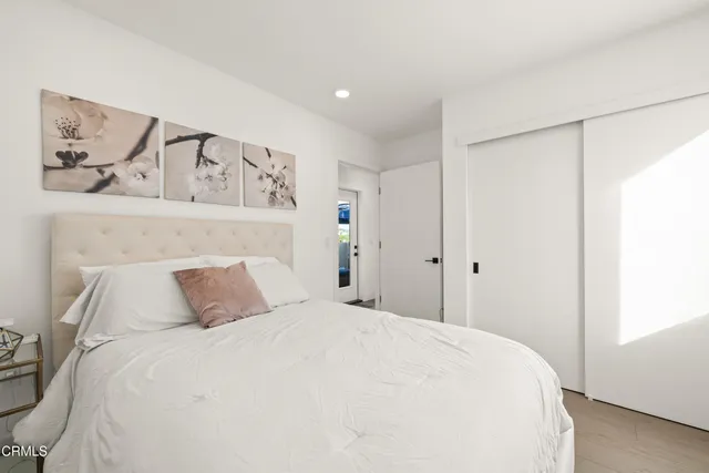 $5,500 | 3221 West Robinson Lane, Los Angeles, CA 90026