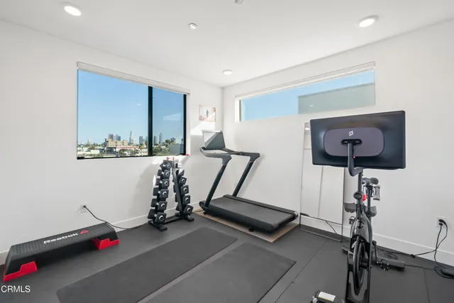 $5,500 | 3221 West Robinson Lane, Los Angeles, CA 90026