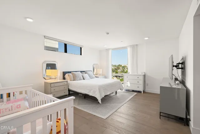 $5,500 | 3221 West Robinson Lane, Los Angeles, CA 90026