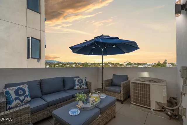 $5,500 | 3221 West Robinson Lane, Los Angeles, CA 90026