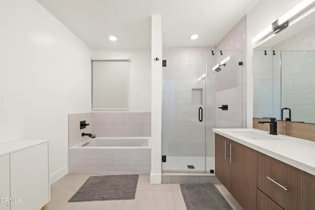 $5,500 | 3221 West Robinson Lane, Los Angeles, CA 90026