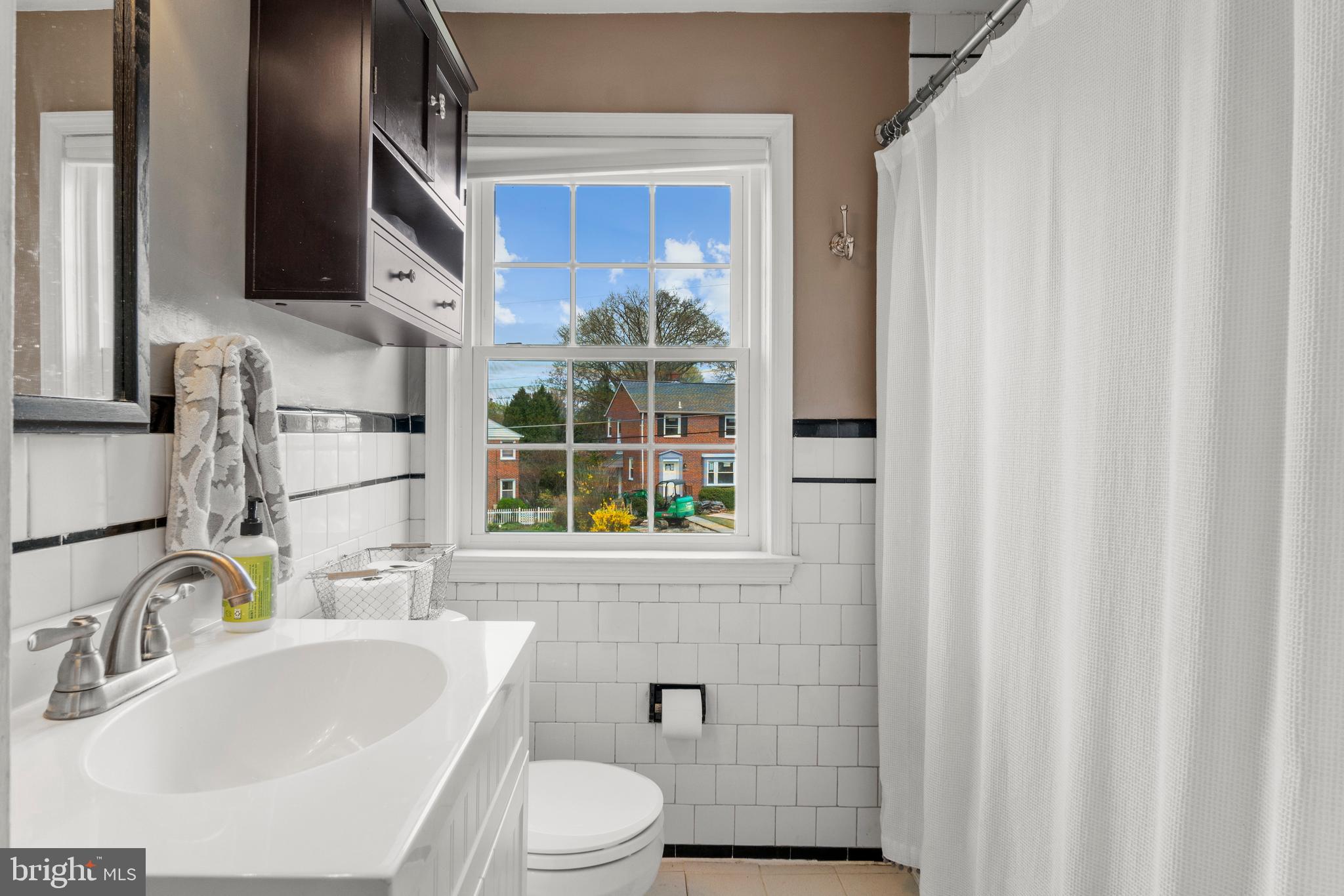 6610 Loch Hill Road Baltimore, MD 21239 - Photo 21 of 29 Beautiful bathroom