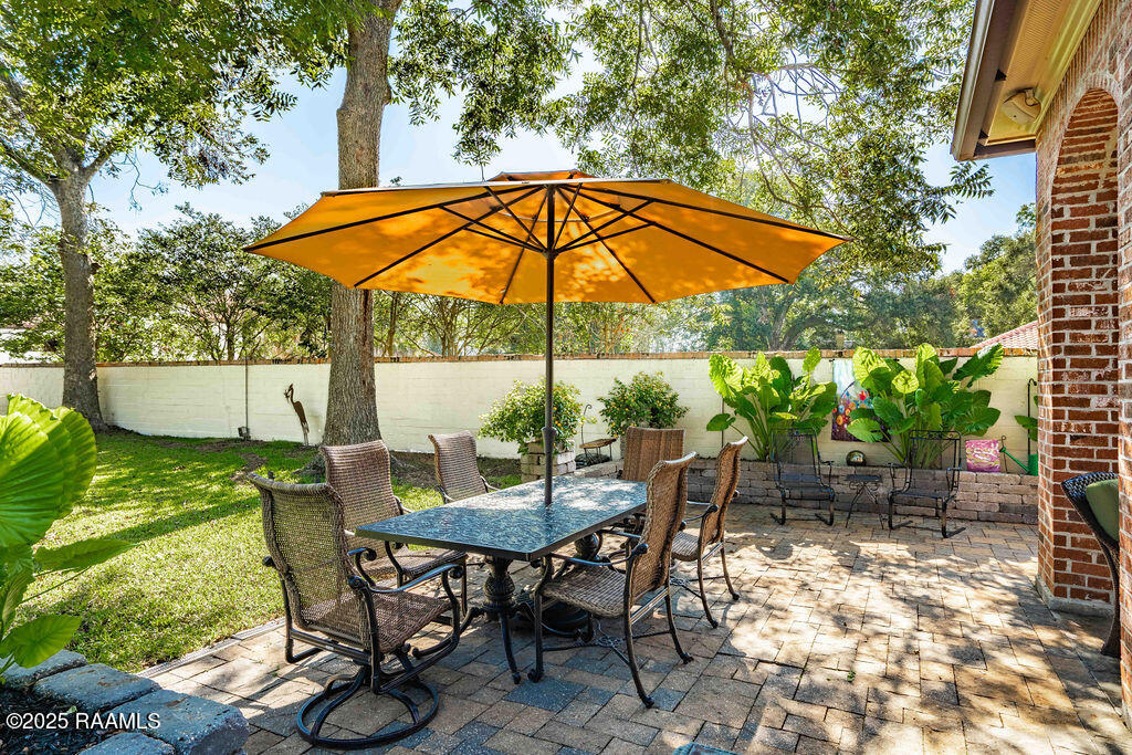 204 Opus One Drive Broussard, LA 70518 - Photo 8 of 39 SH_04161-HDR