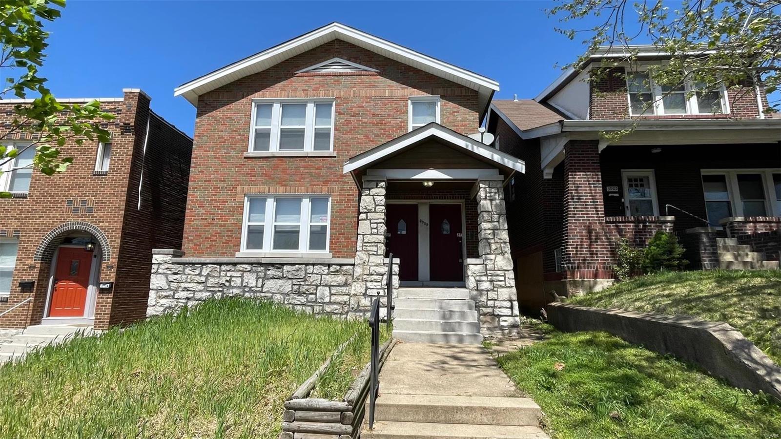 3909 Tholozan Avenue, Unit 2F, St. Louis, MO 63116 Compass