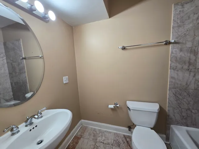 $250,000 | 6736 South Merrill Avenue, Unit 1N, Chicago, IL 60649