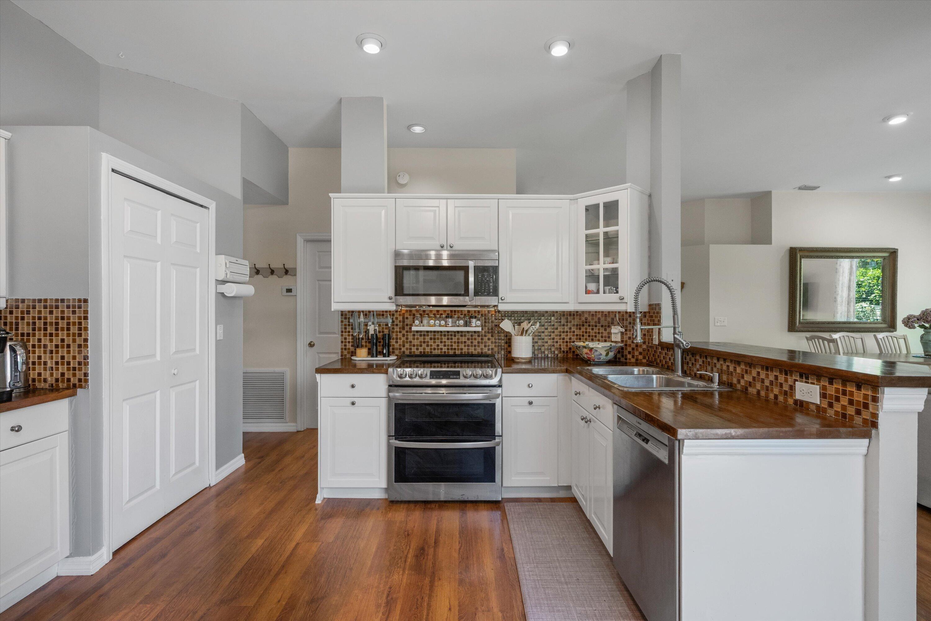 1110 Aviary Road Wellington, FL 33414 - Photo 20 of 51 Kitchen