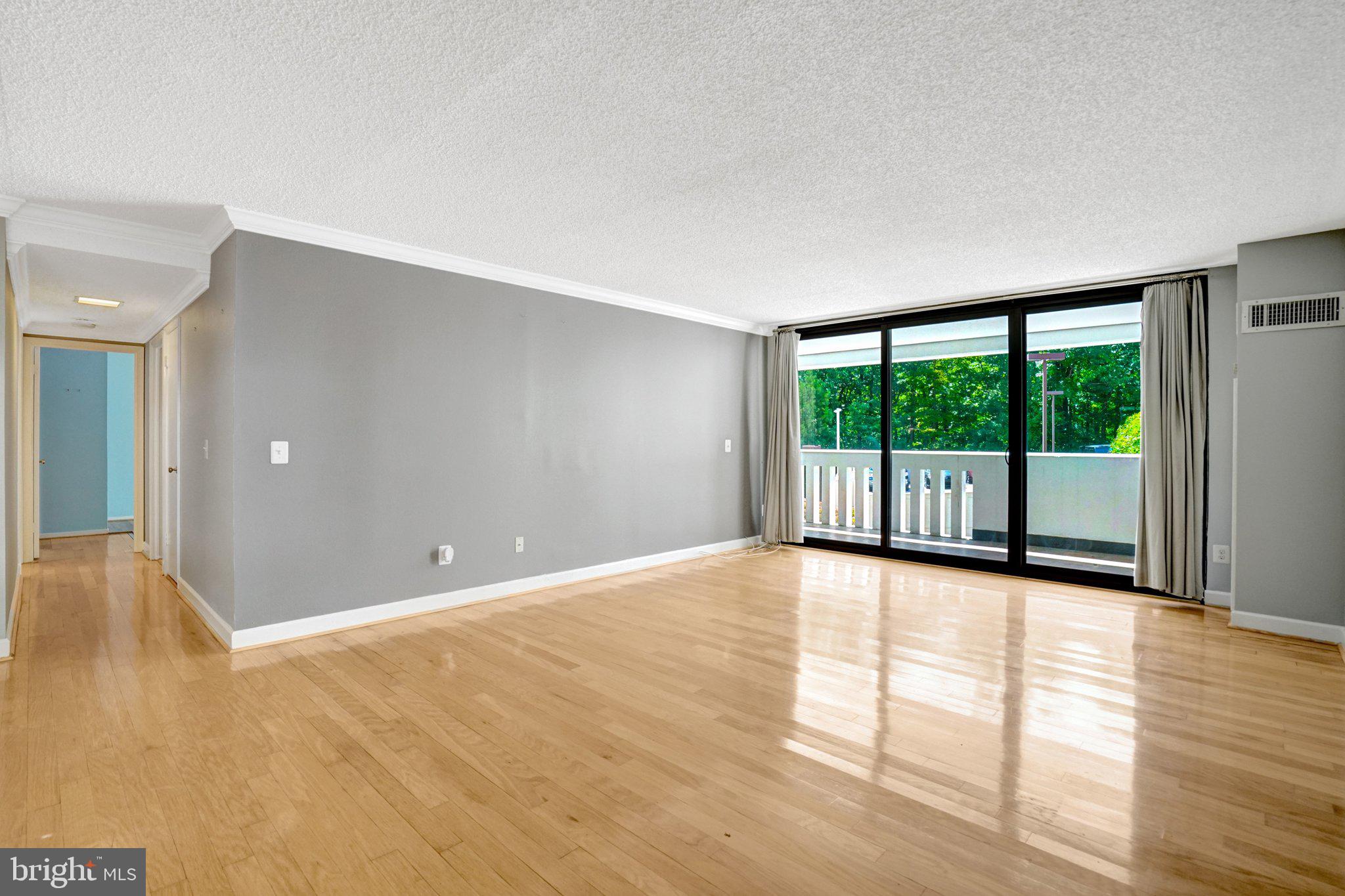 6101 Edsall Road, Unit 302 Alexandria, VA 22304 - Photo 4 of 54