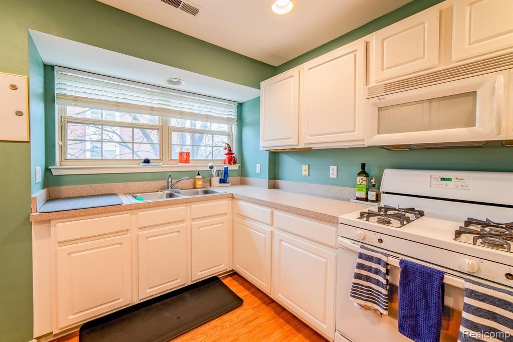 17026 Farmington Road Livonia, MI 48154 - Photo 17 of 36 Gallery Image 17