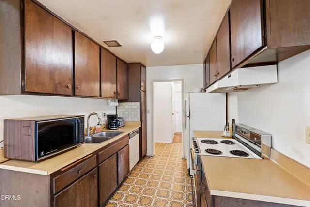 $399,900 | 3700 Dean Drive, Unit 304, Ventura, CA 93003