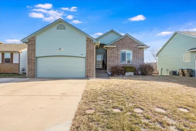 $264,900 | 620 South Stoneridge Street, Valley Center, KS 67147