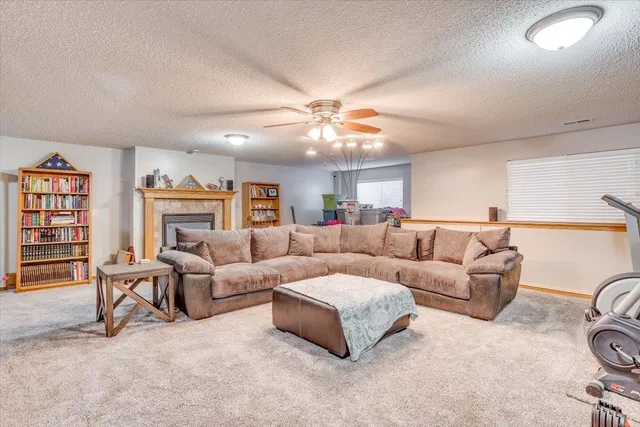 $264,900 | 620 South Stoneridge Street, Valley Center, KS 67147