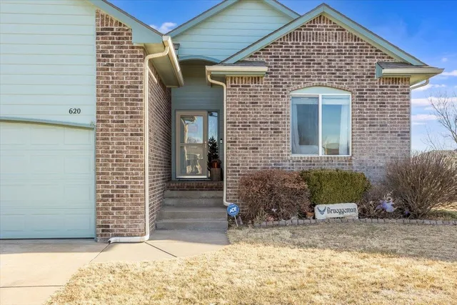 $264,900 | 620 South Stoneridge Street, Valley Center, KS 67147