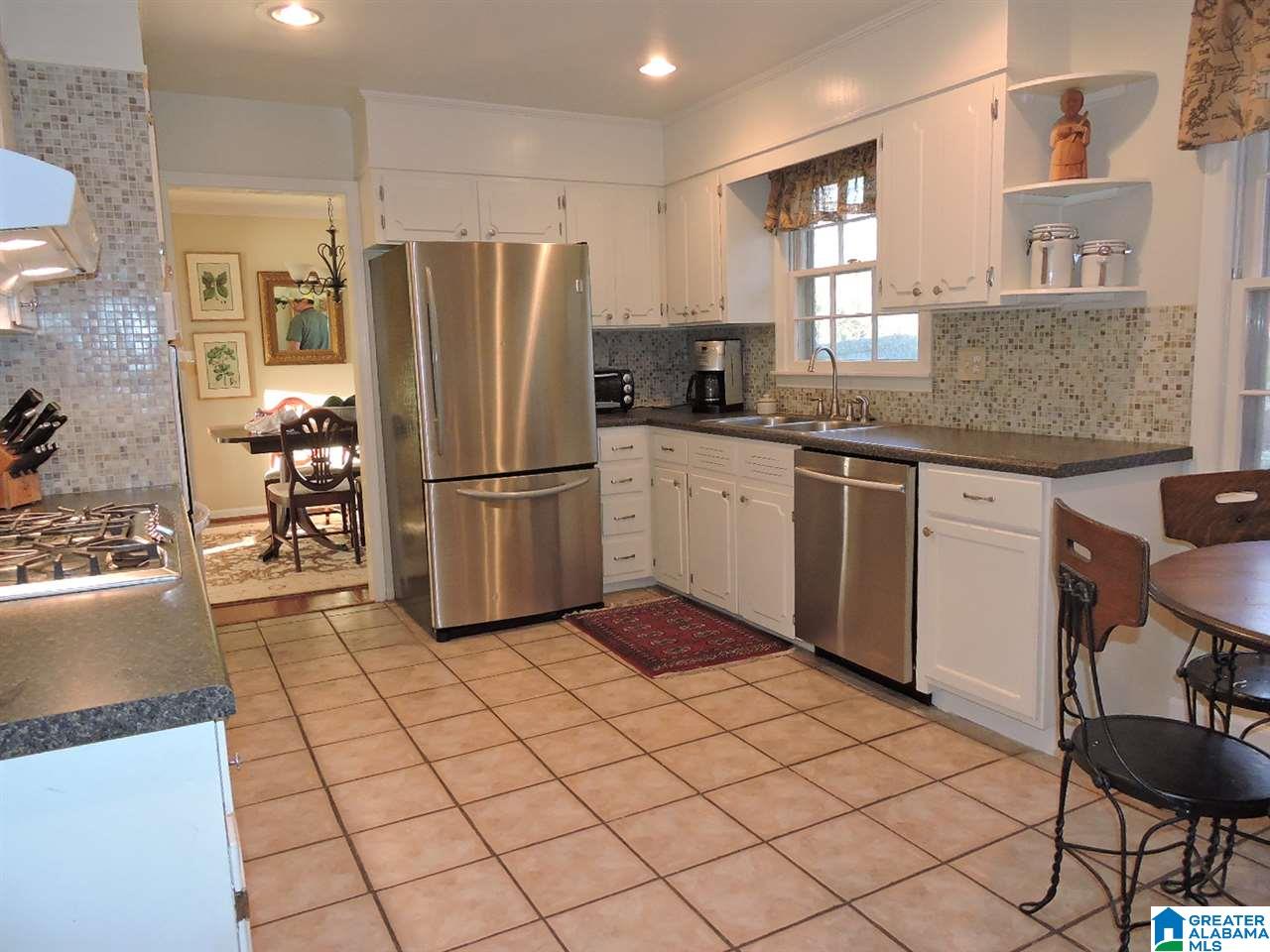 1781 Cornwall Road Birmingham, AL 35226 - Photo 9 of 40