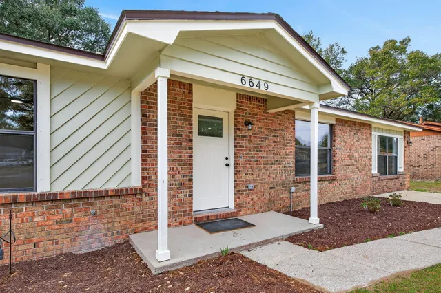 $275,000 | 6649 Black Oak Place, Pensacola, FL 32526