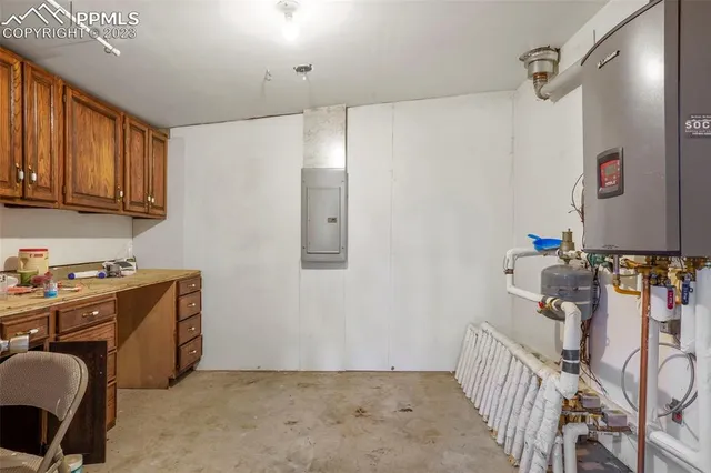 a view of a storage & utility room