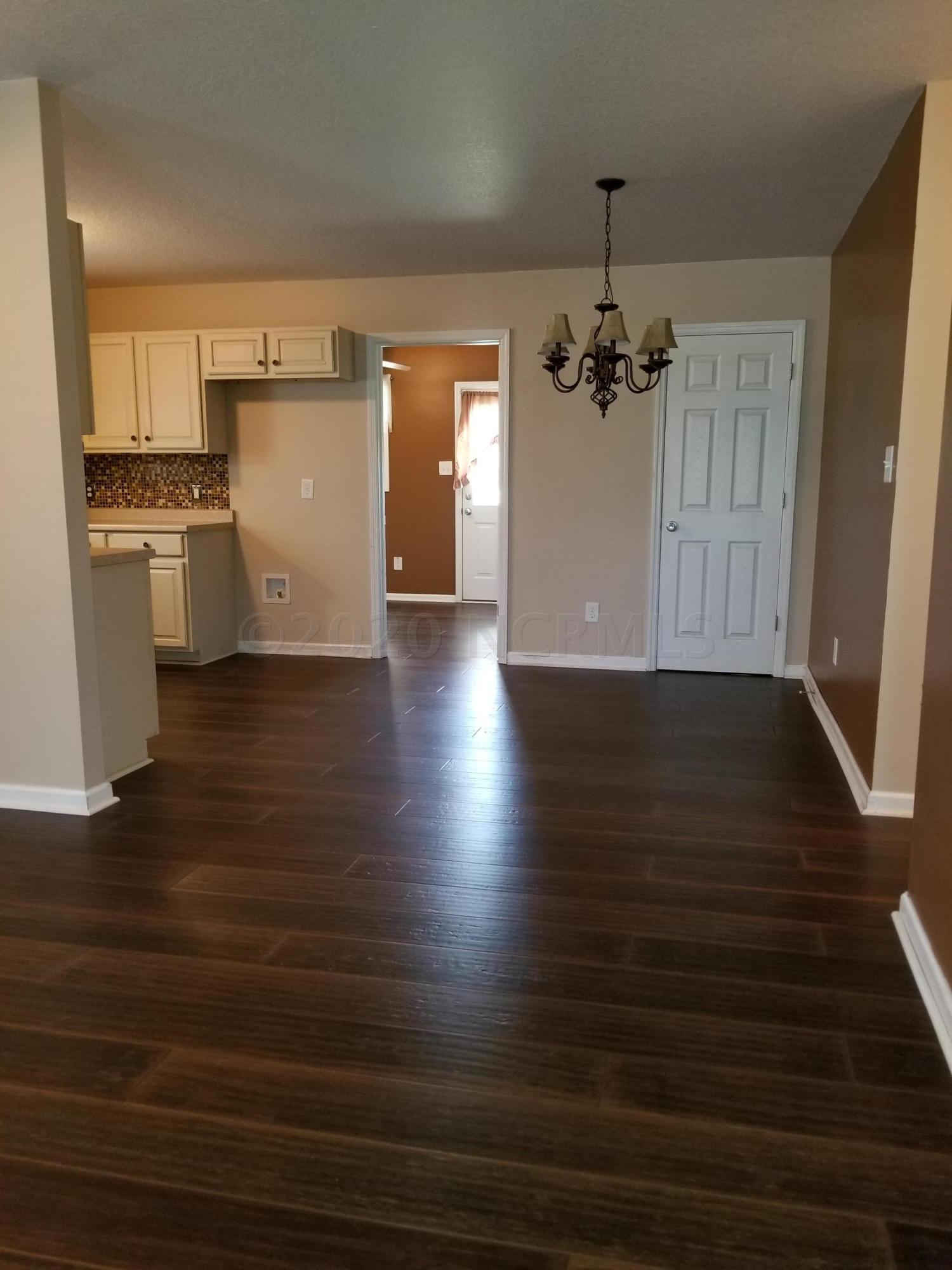 178 Brown Road Jacksonville, NC 28540 - Photo 17 of 54 Dining Area
