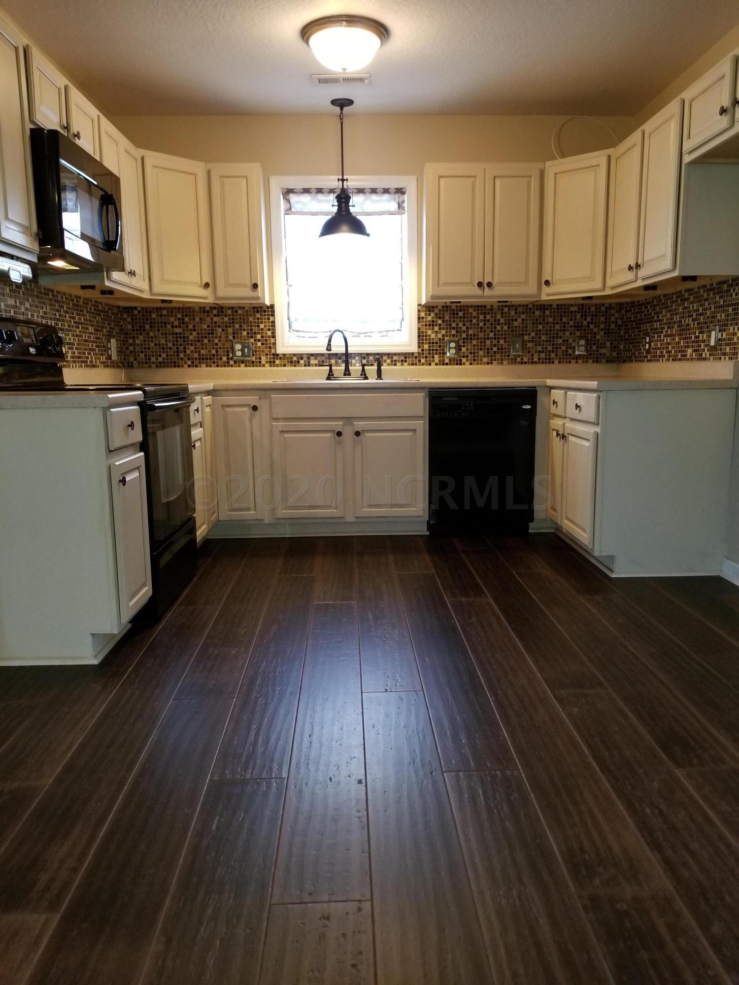 178 Brown Road Jacksonville, NC 28540 - Photo 20 of 54 Kitchen