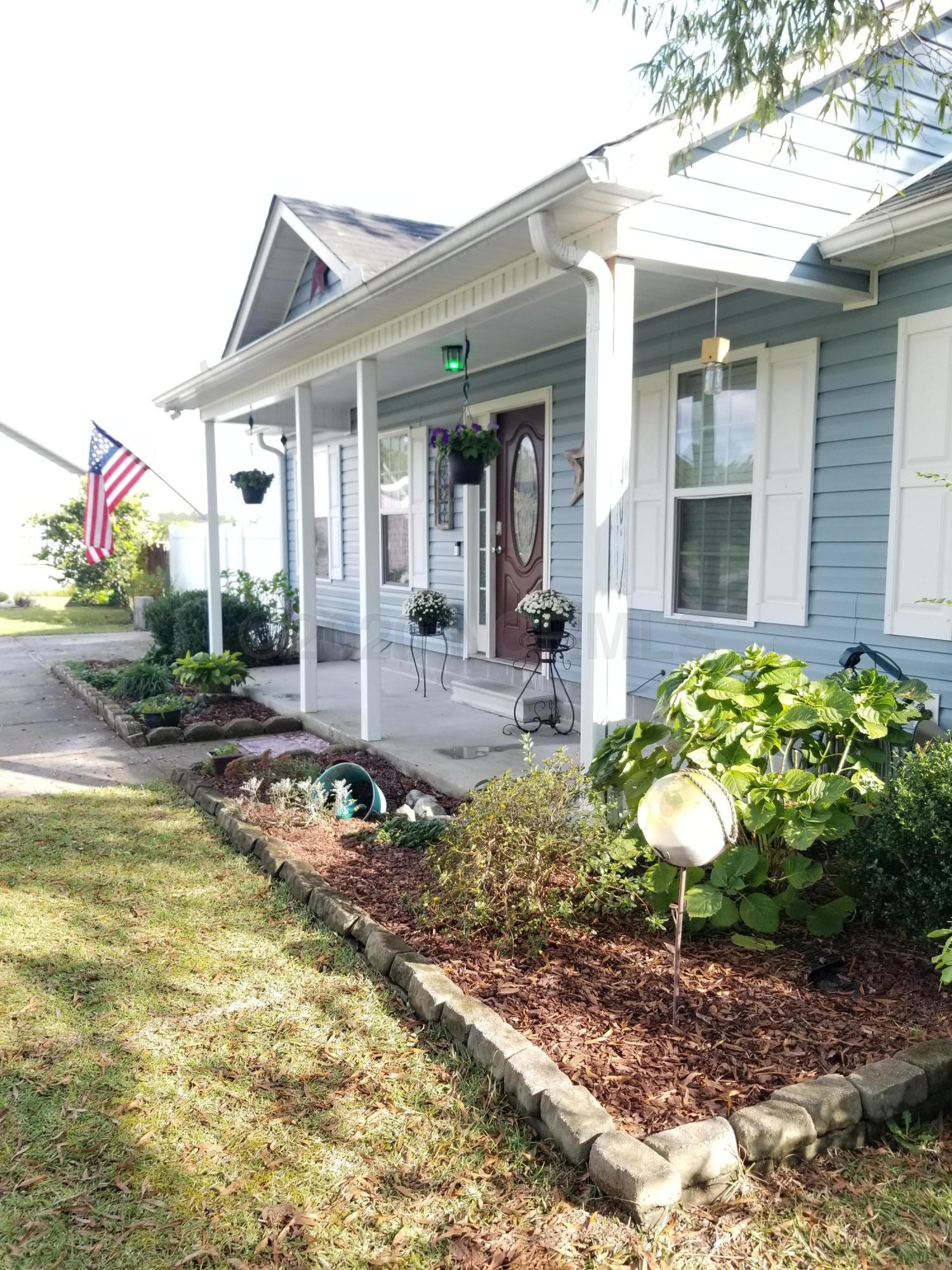 178 Brown Road Jacksonville, NC 28540 - Photo 2 of 54 Flower Beds