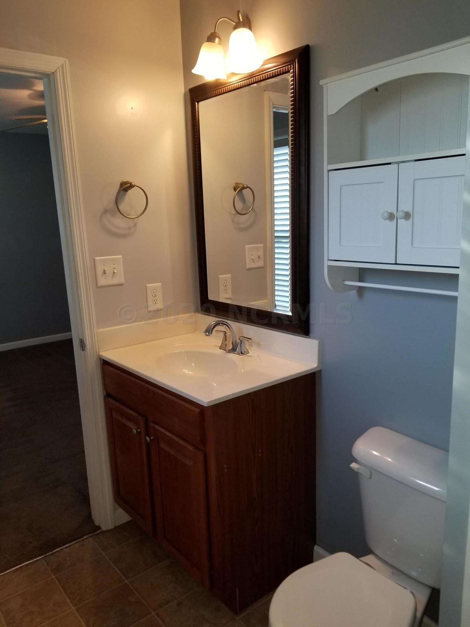 178 Brown Road Jacksonville, NC 28540 - Photo 44 of 54 Master bathroom