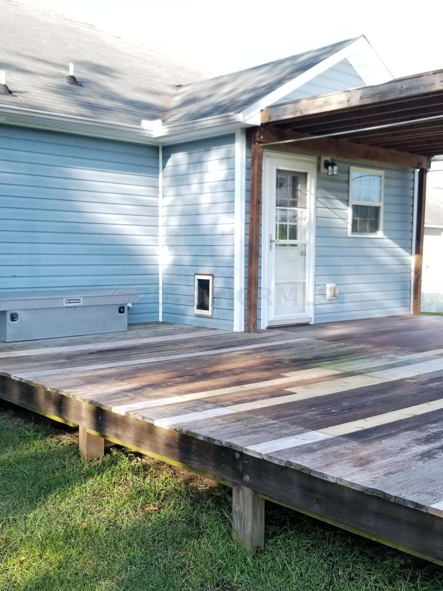 178 Brown Road Jacksonville, NC 28540 - Photo 7 of 54 Back deck