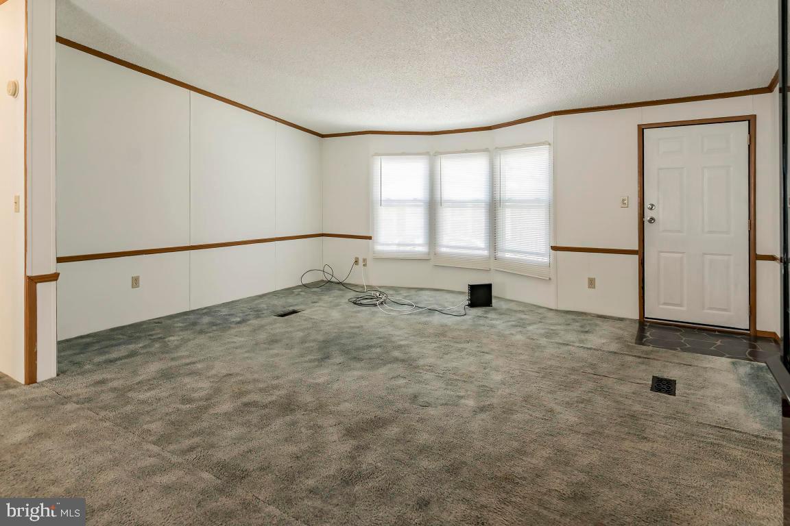 19 Pine Ridge Boulevard Whiting, NJ 08759 - Photo 4 of 27