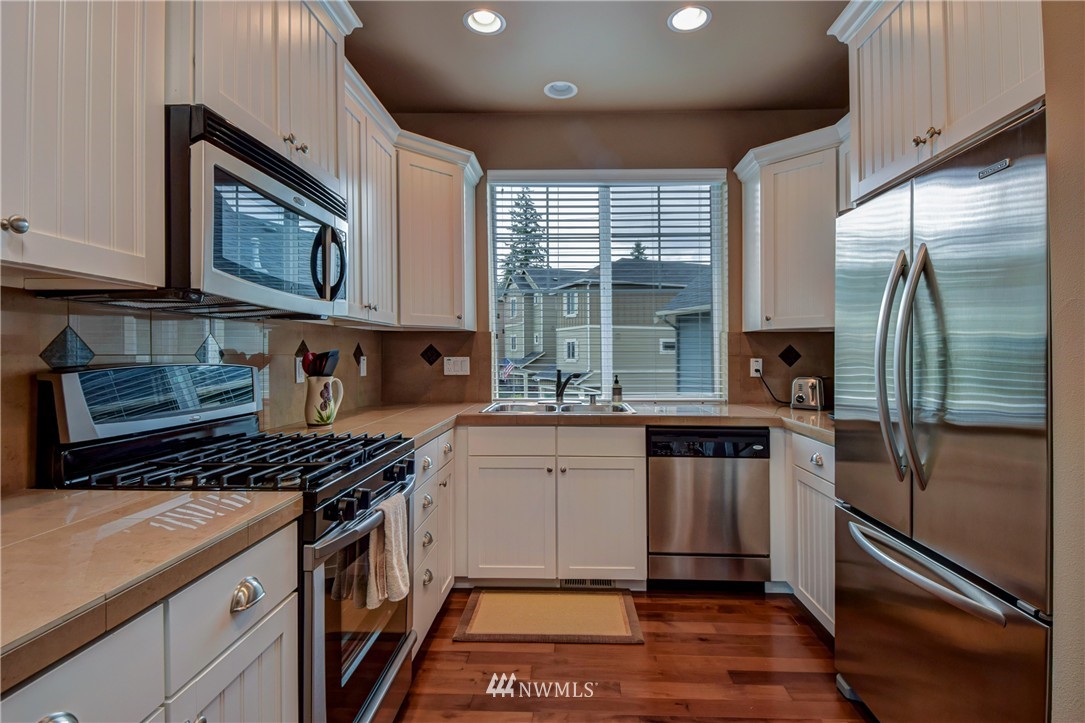 3502 164th Place Southeast Bothell, WA 98012 - Photo 5 of 21 Gallery Image 5