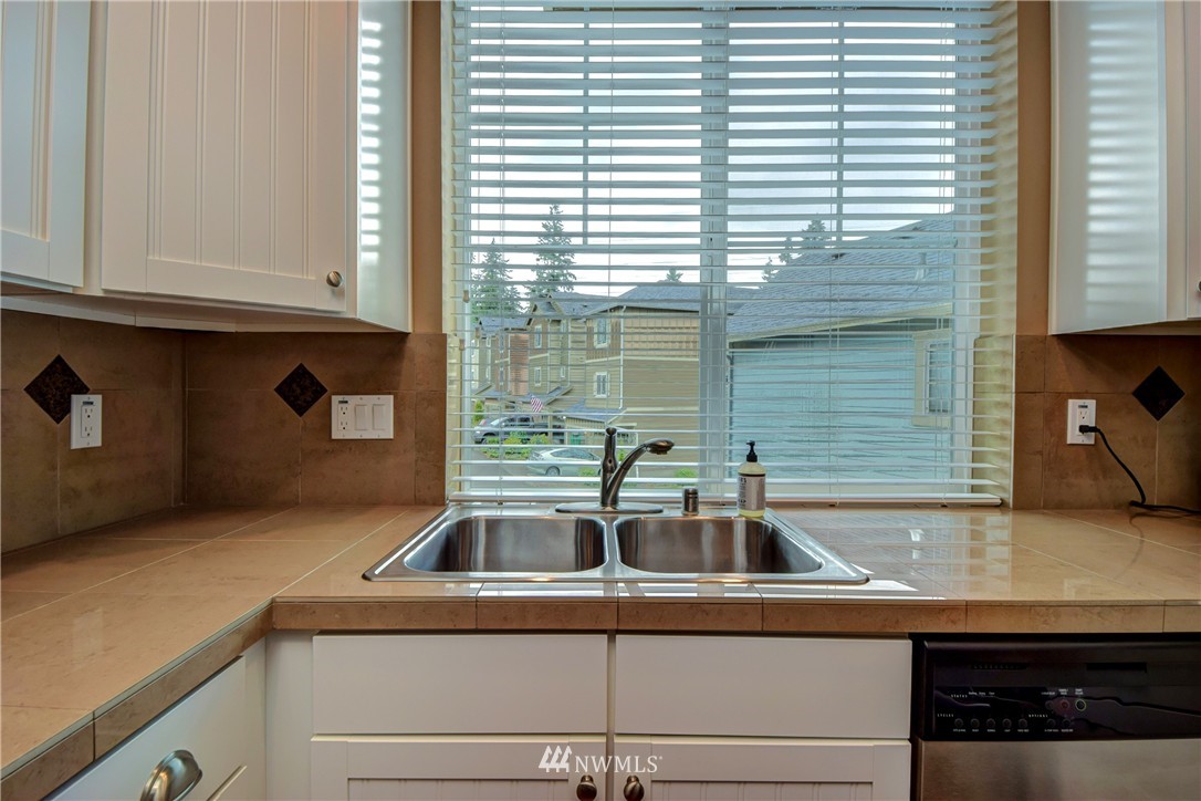 3502 164th Place Southeast Bothell, WA 98012 - Photo 8 of 21 Gallery Image 8