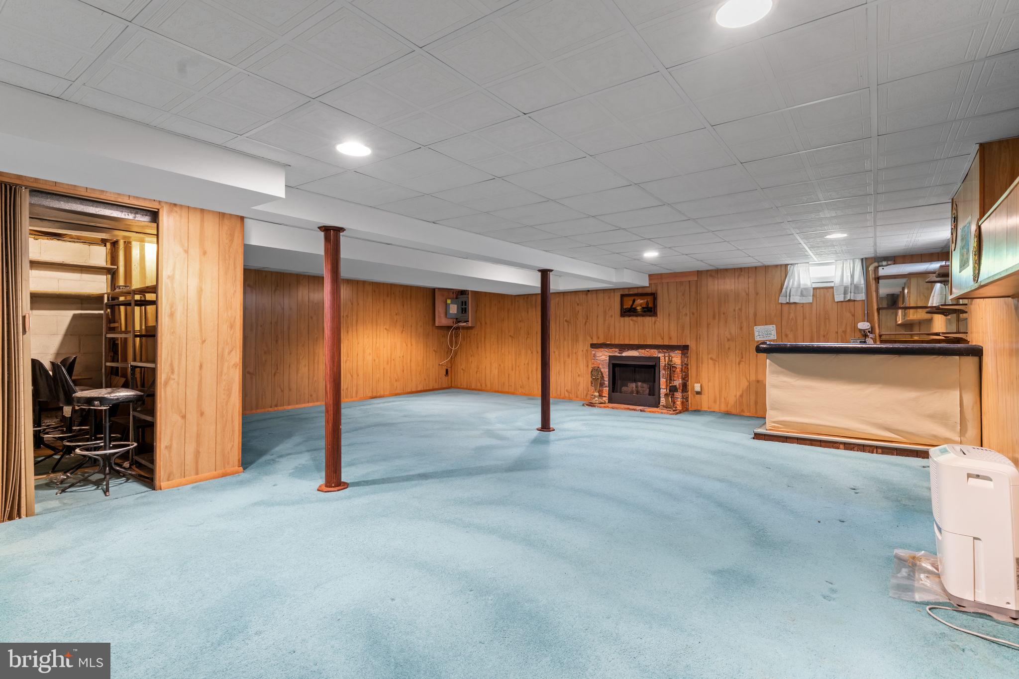 110 Linda Avenue Delran, NJ 08075 - Photo 20 of 26 an empty room with a cabinet and mirrors