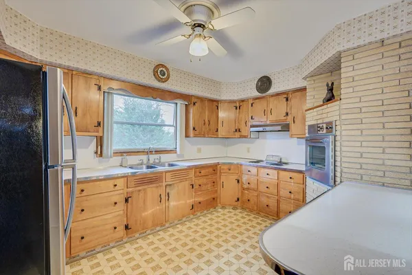 $474,900 | 74 Bloomfield Avenue, Edison, NJ 08837