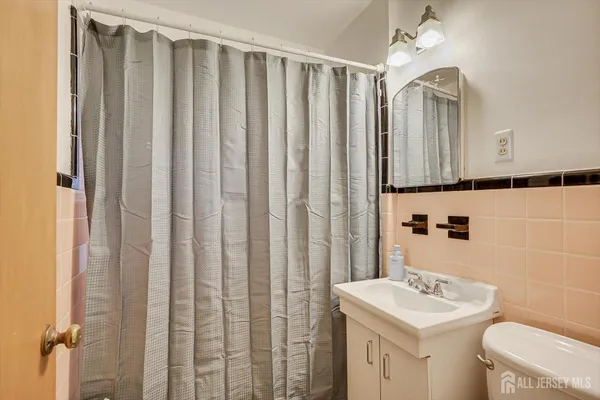 $474,900 | 74 Bloomfield Avenue, Edison, NJ 08837