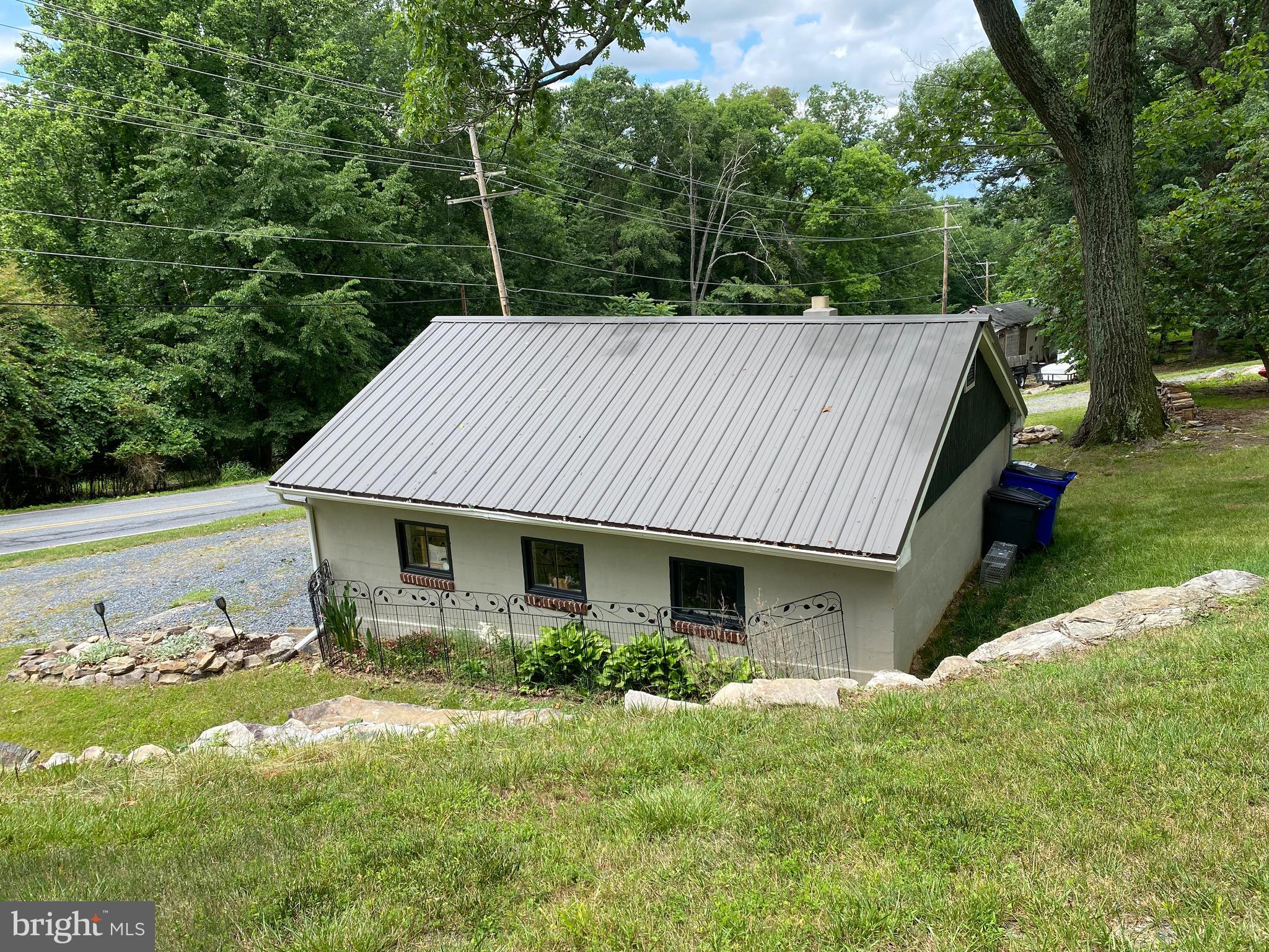 6445 Quinn Road Frederick, MD 21701 - Photo 9 of 24 Garage 19' x 24'