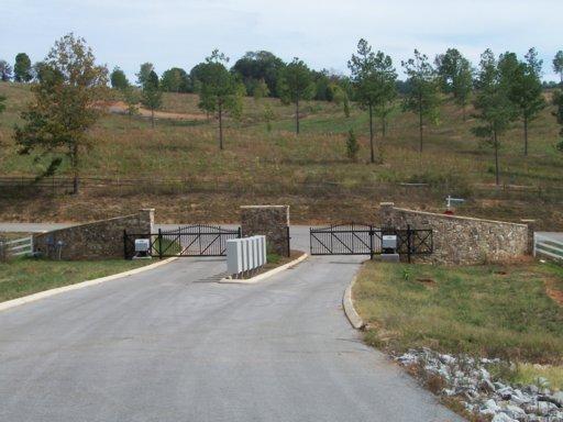 39 The Gates Drive, Unit 39 Decatur, TN 37322 - Photo 3 of 7 FRONT GATE