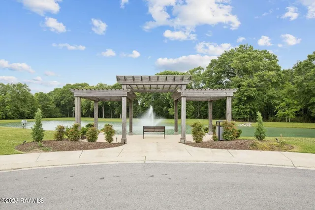 $299,900 | 122 Chloe Street, Broussard, LA 70518