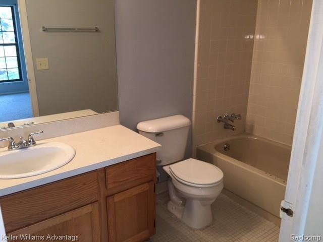 40046 Crosswinds Road, Unit 56 Novi, MI 48375 - Photo 7 of 22 IMG_0977.JPG