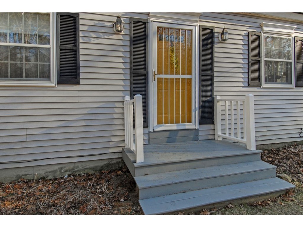 109 Depot Road Hampstead, NH 03841 - Photo 6 of 30