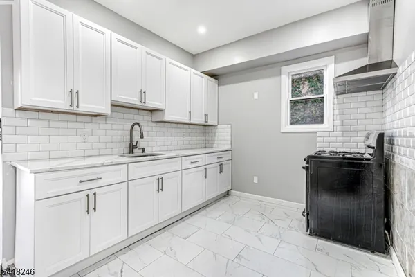 $2,300 | 468 Park Avenue, Unit 2, Paterson, NJ 07504